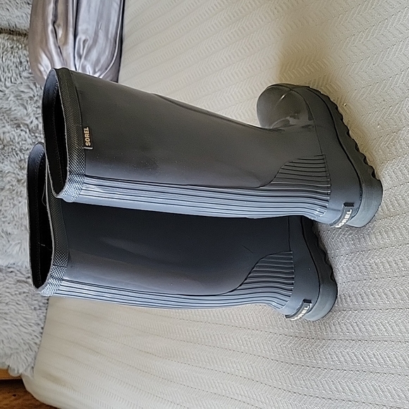 SOREL TALL RAIN BOOT - Picture 2 of 5